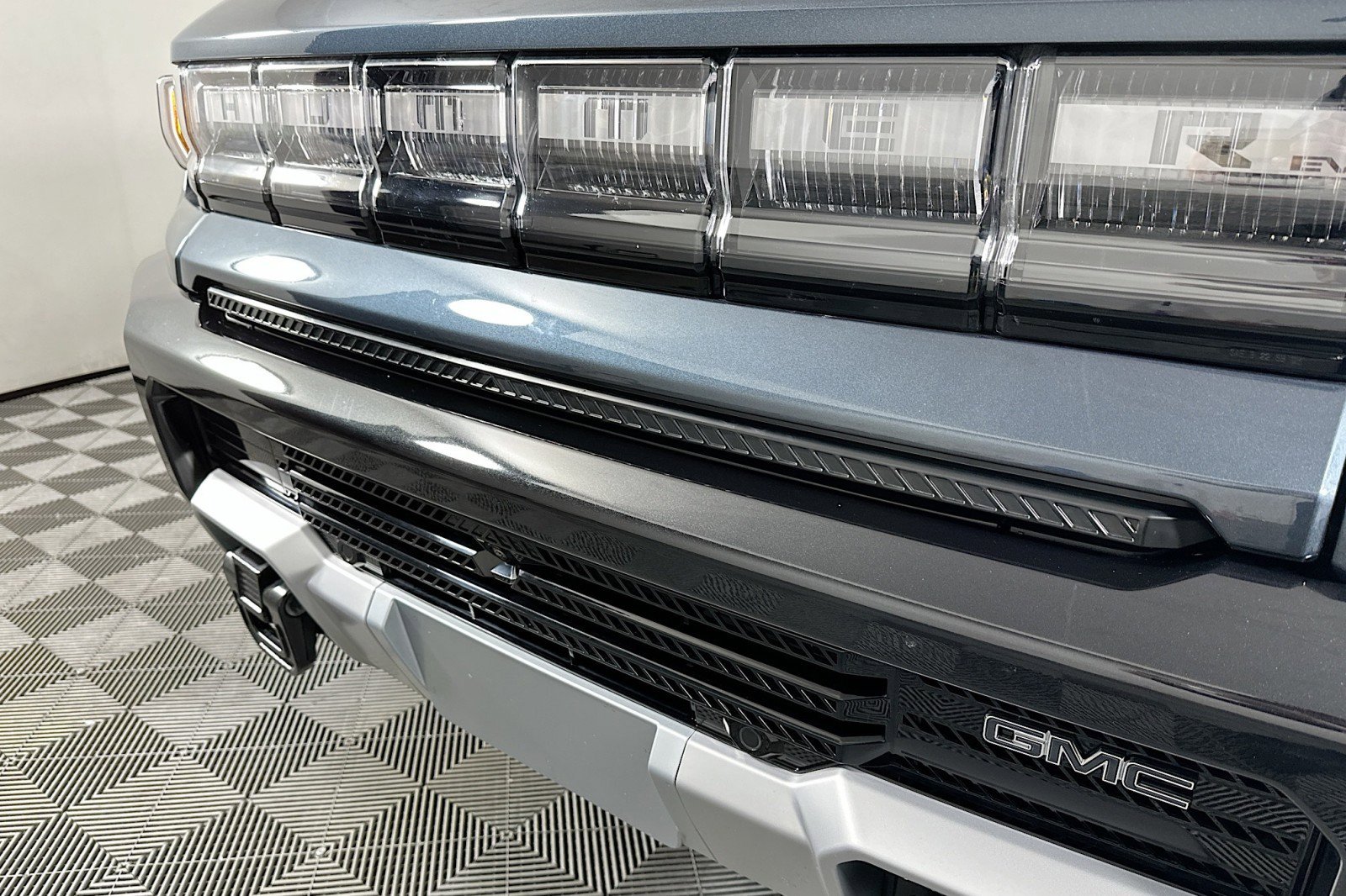 Used 2025 GMC Hummer EV 3X w/ LPO, Cargo Utility Package image 15