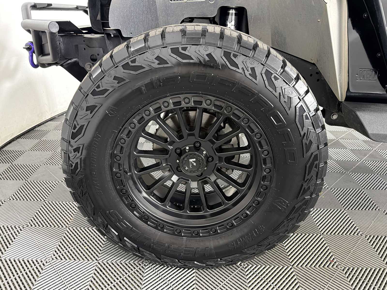 Used 2022 Jeep Wrangler Unlimited Sahara w/ Cold Weather Group image 9