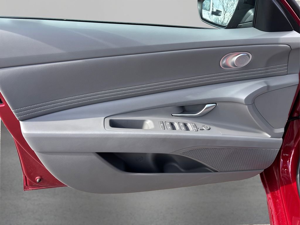 Certified 2025 Hyundai Elantra Sport FWD image 24