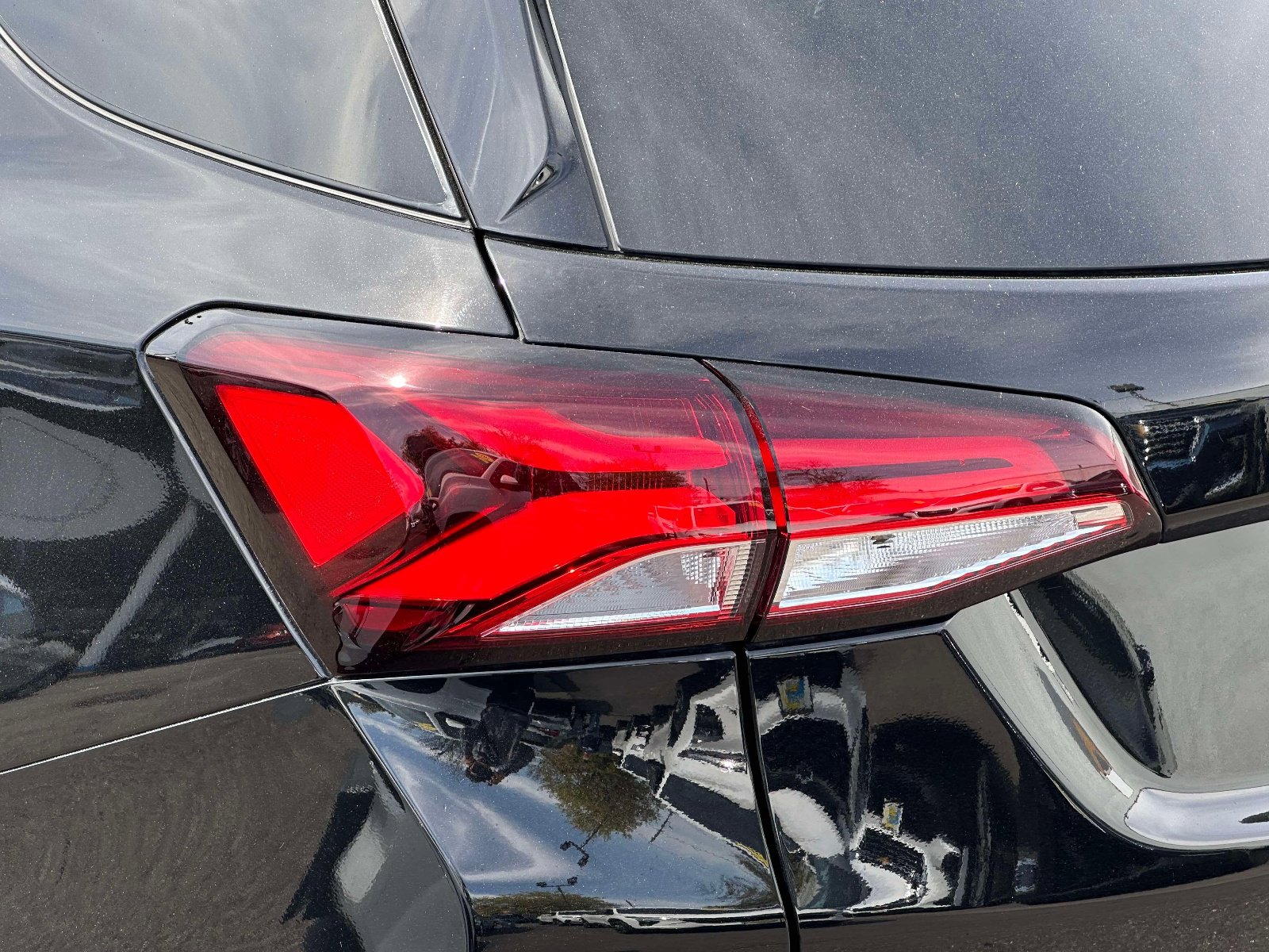 Used 2023 Chevrolet Equinox Premier FWD image 10