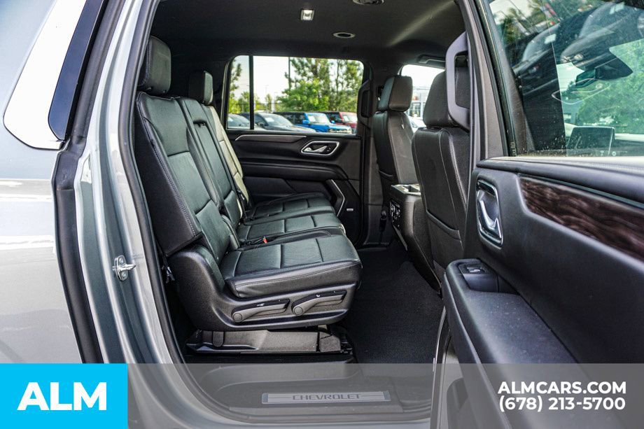 Used 2024 Chevrolet Suburban LT RWD image 24