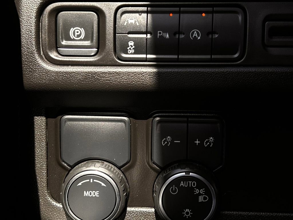 Used 2024 Chevrolet Suburban RST image 23