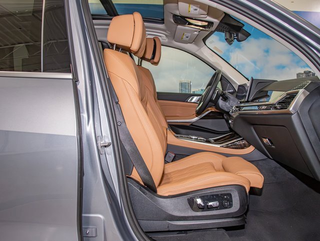 Certified 2025 BMW X7 xDrive40i image 21