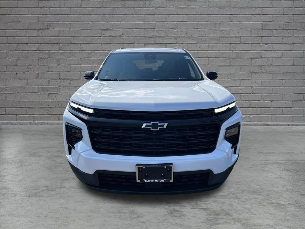 New 2027 Chevrolet Traverse LT w/ Midnight/Sport Edition AWD/4WD image 2