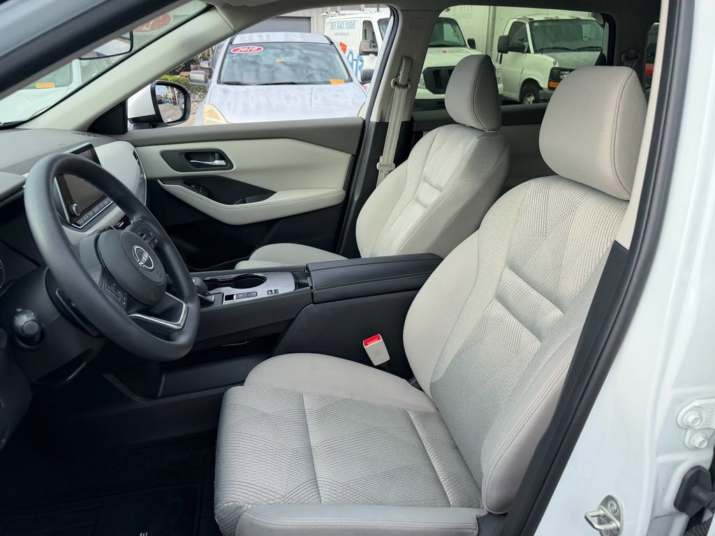 Certified 2024 Nissan Rogue SV FWD image 10