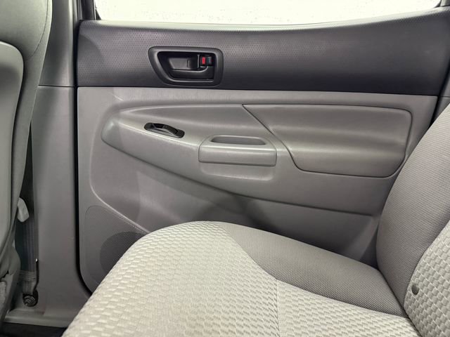 Used 2015 Toyota Tacoma PreRunner w/ SR5 Package RWD image 32