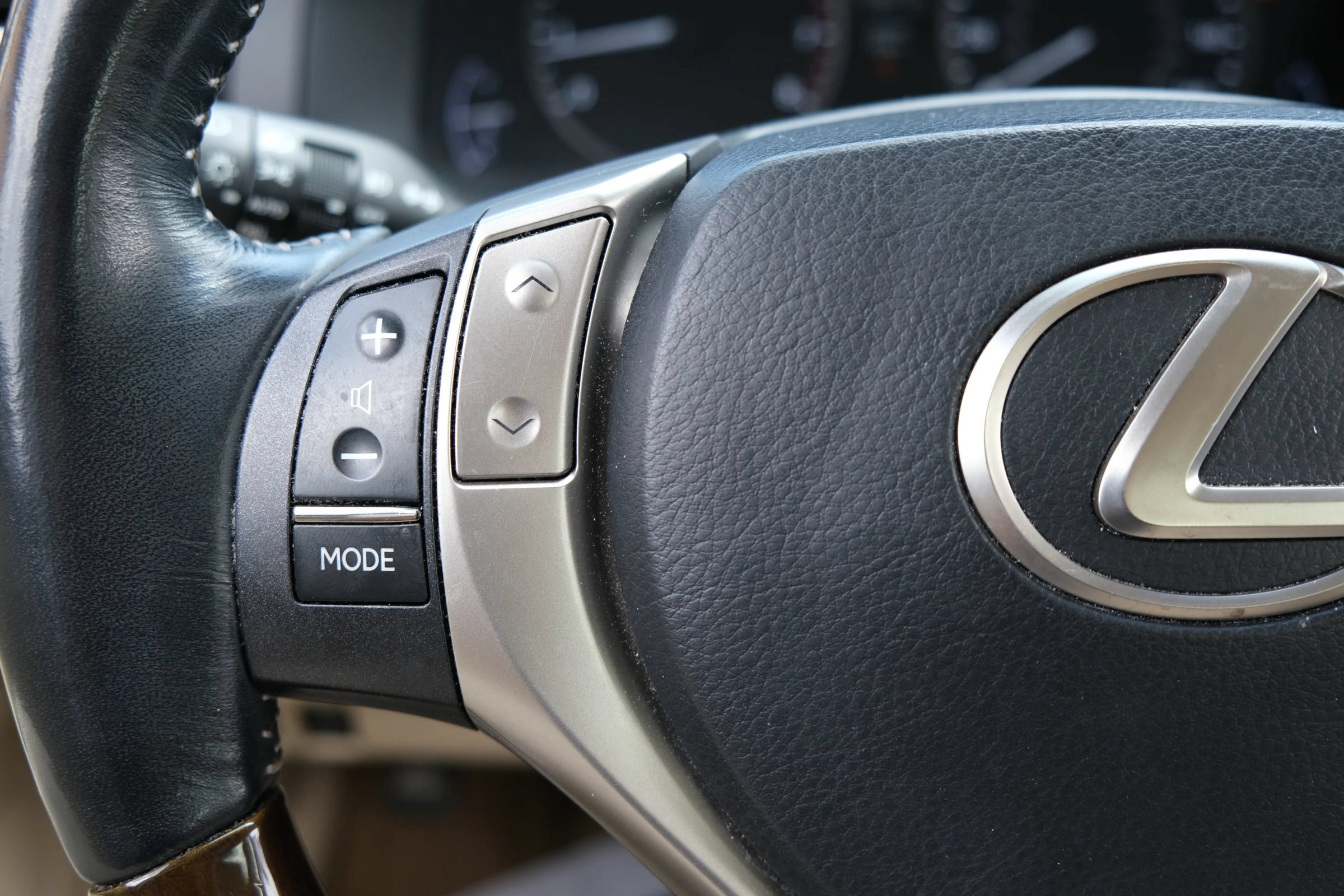 Used 2014 Lexus ES 350 w/ Luxury Package FWD image 24
