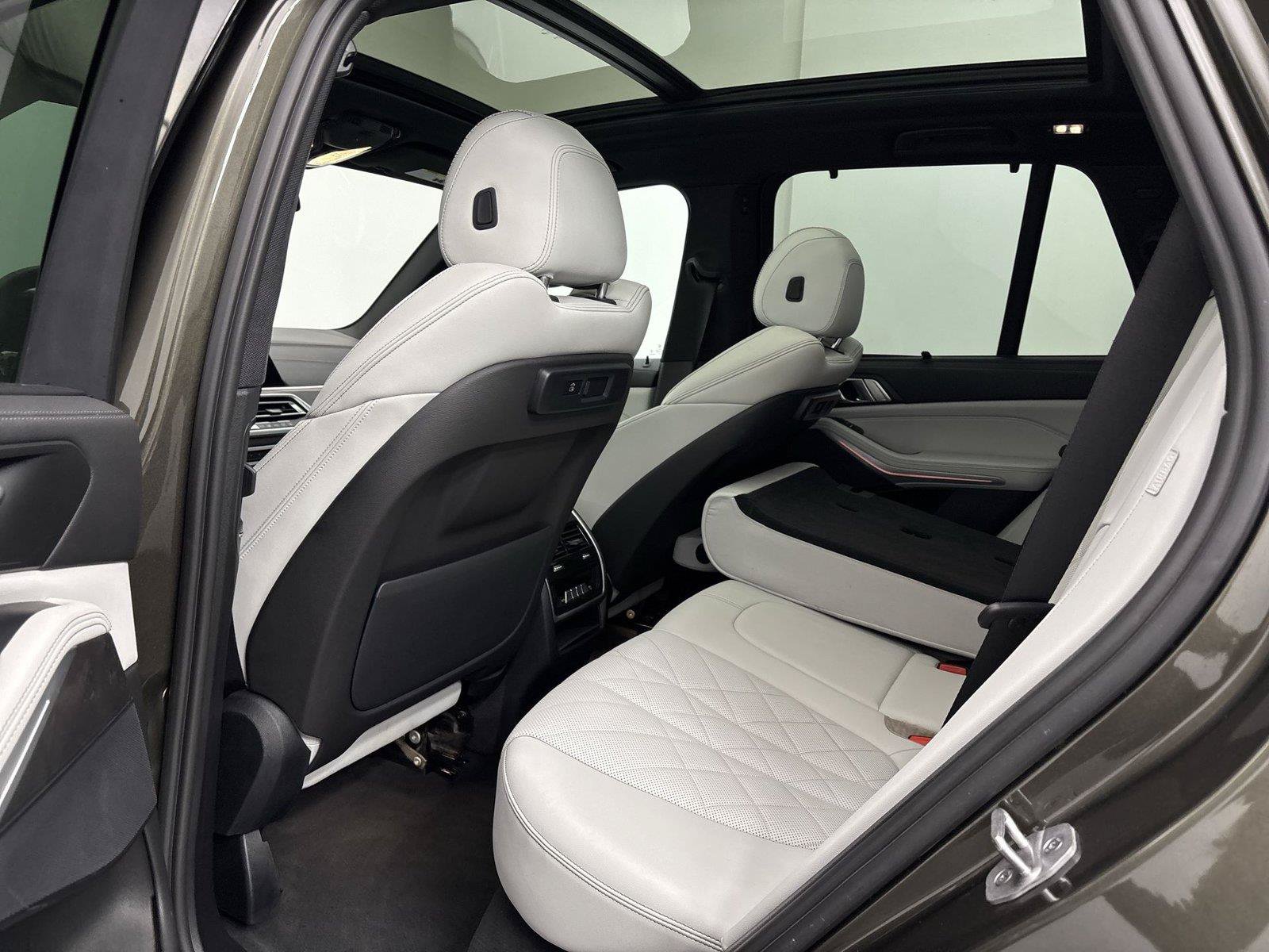 Used 2023 BMW X5 xDrive40i w/ M Sport Package AWD/4WD image 29
