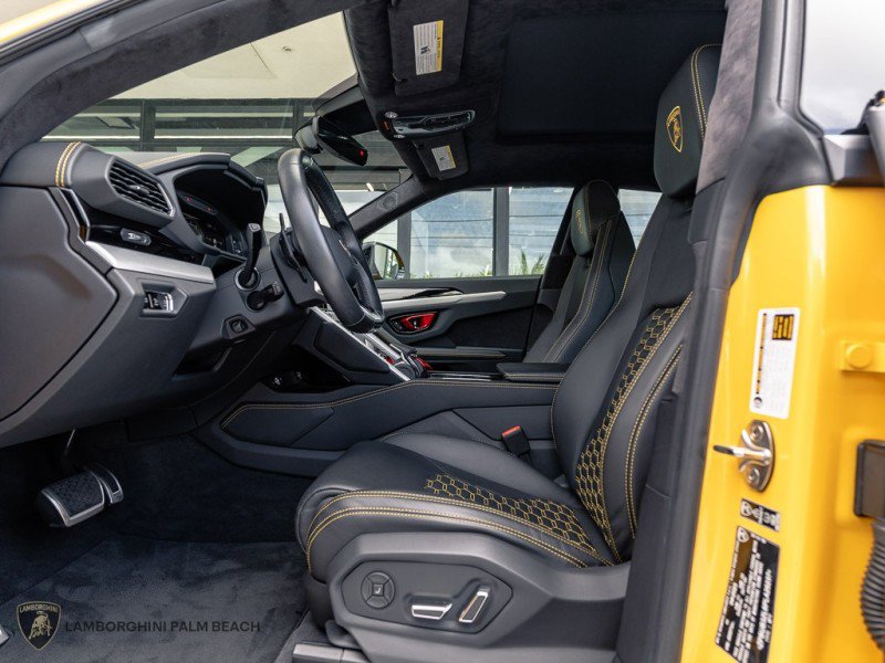 Used 2023 Lamborghini Urus S image 23