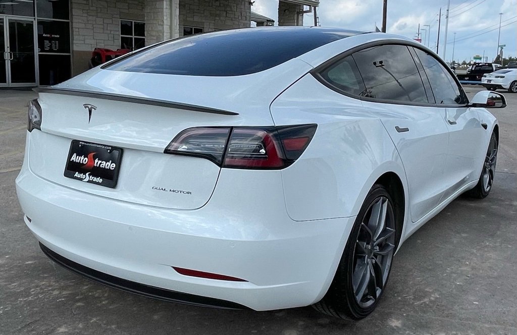 Used 2022 Tesla Model 3 Standard Range image 5