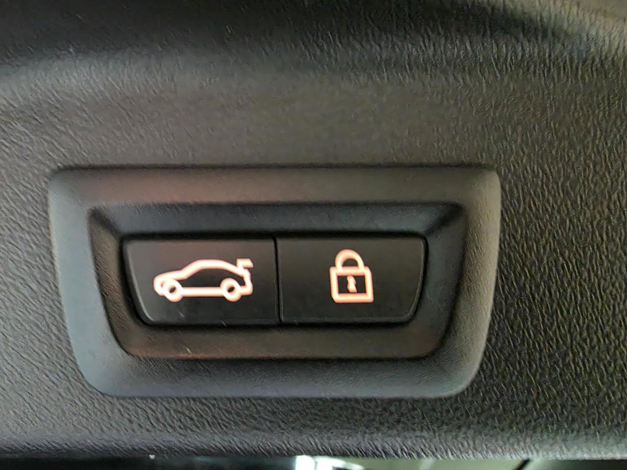 Used 2019 BMW X5 xDrive50i w/ M Sport Package image 27