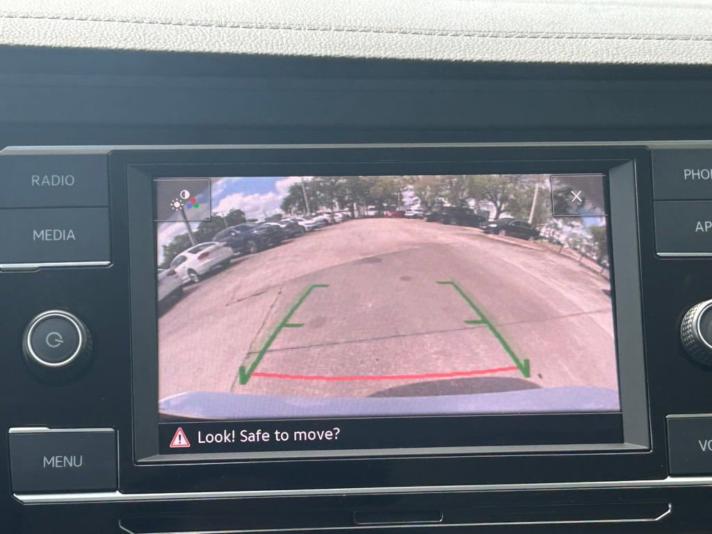 Used 2023 Volkswagen Jetta SE image 18