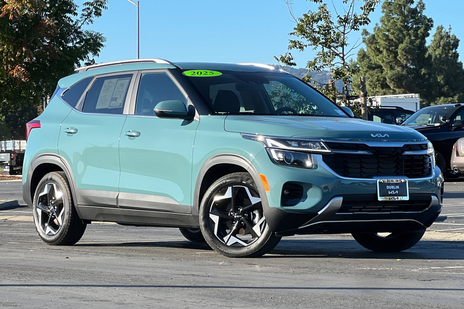 Certified 2025 Kia Seltos EX w/ EX Sunroof Package