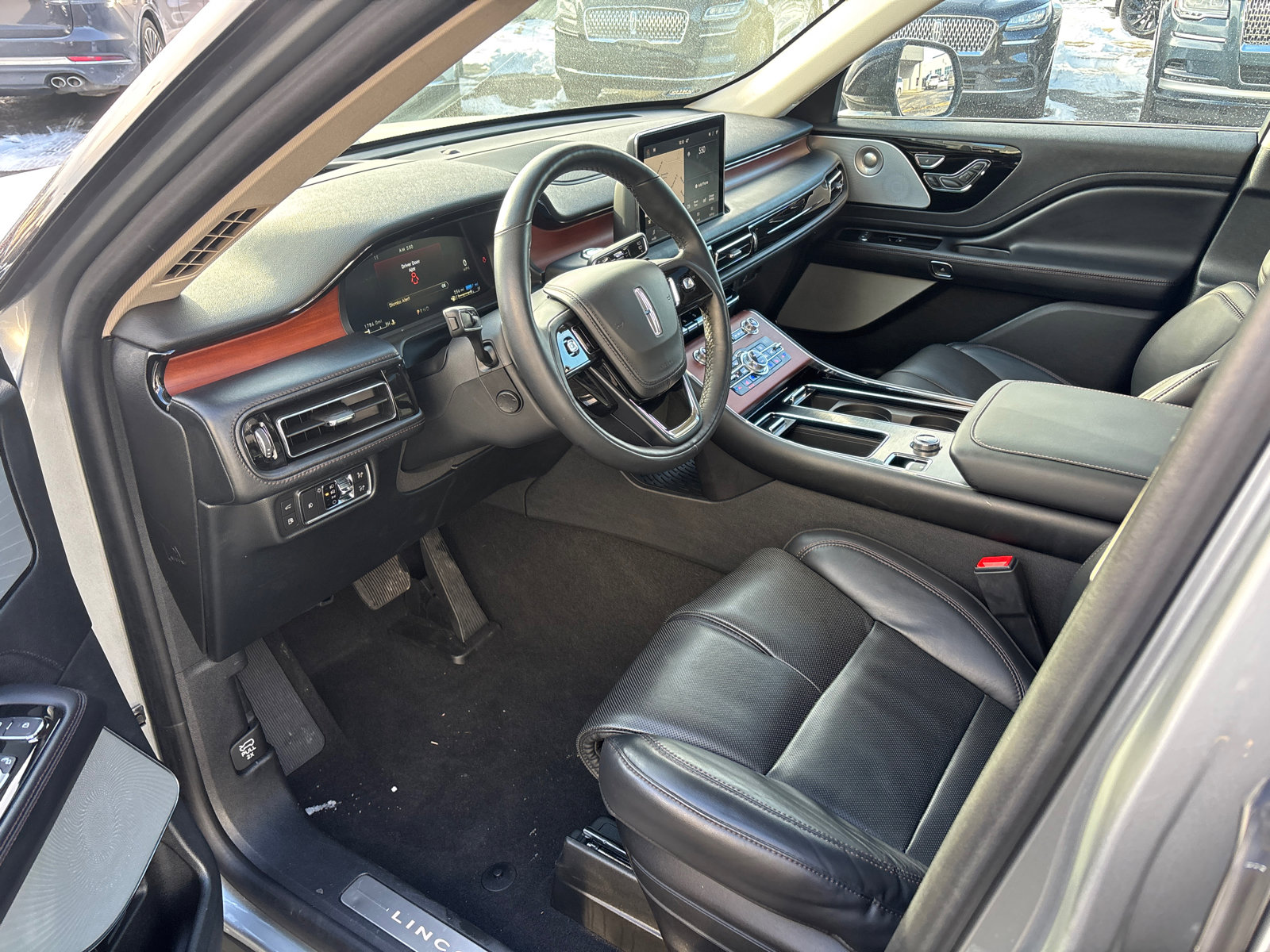 Used 2020 Lincoln Aviator Grand Touring w/ Equipment Group 302A image 24