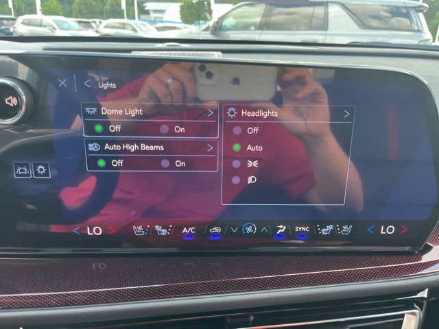 New 2026 Chevrolet Traverse RS w/ LPO, Floor Liner Package FWD image 36