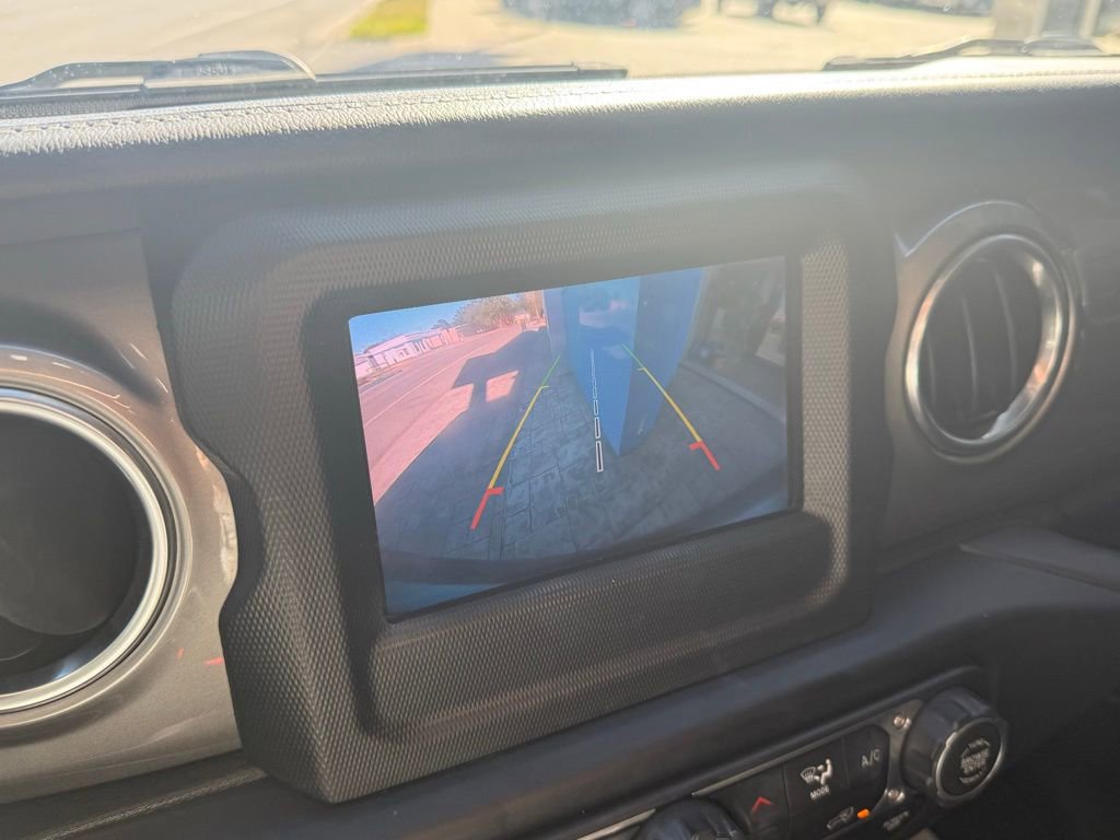 Used 2019 Jeep Wrangler Unlimited Sahara image 17