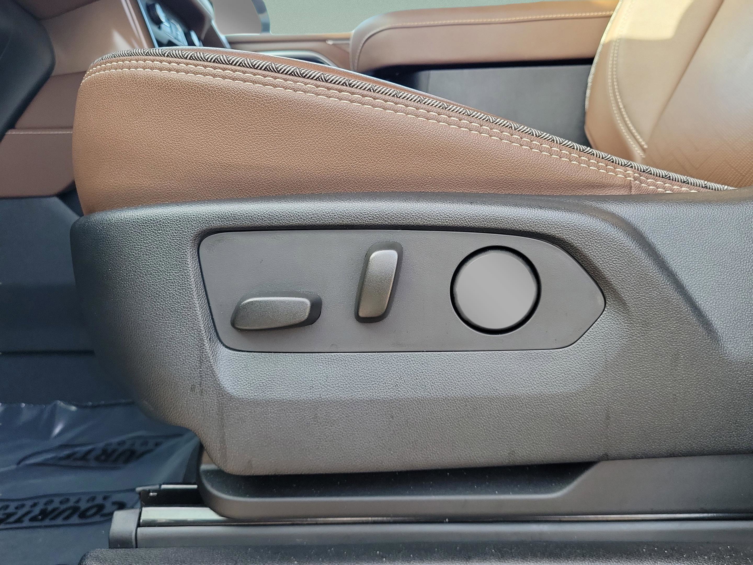 Used 2023 Chevrolet Suburban High Country image 24