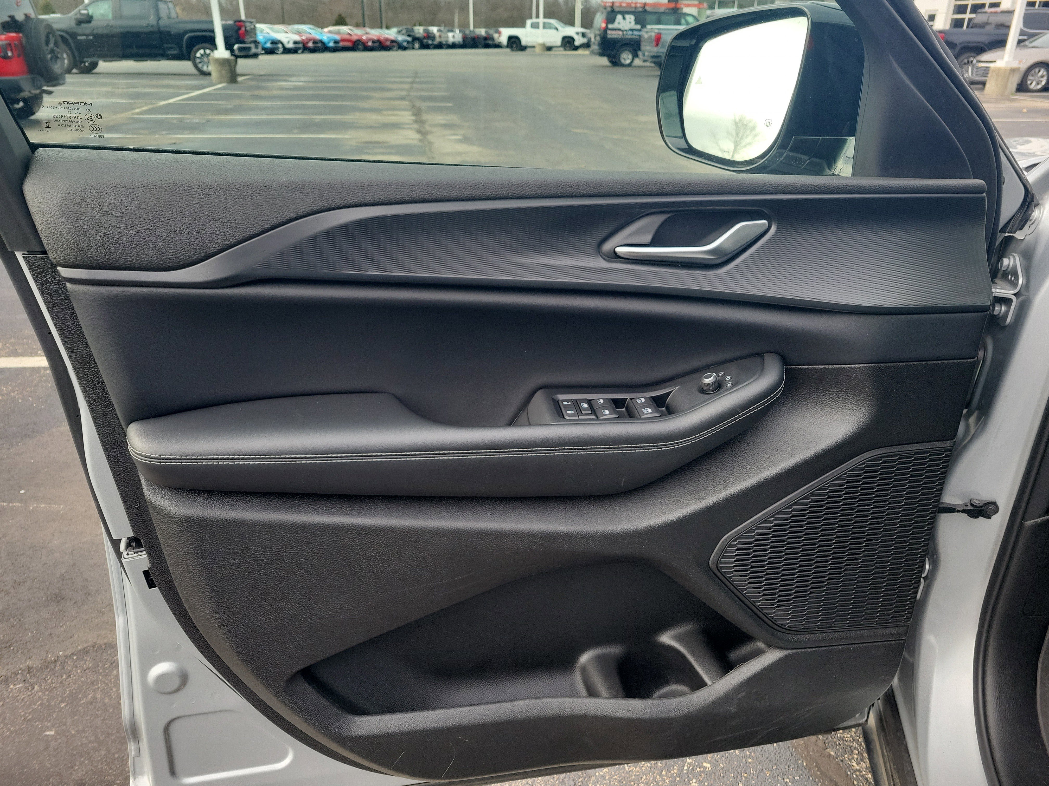 Used 2023 Jeep Grand Cherokee Altitude image 21