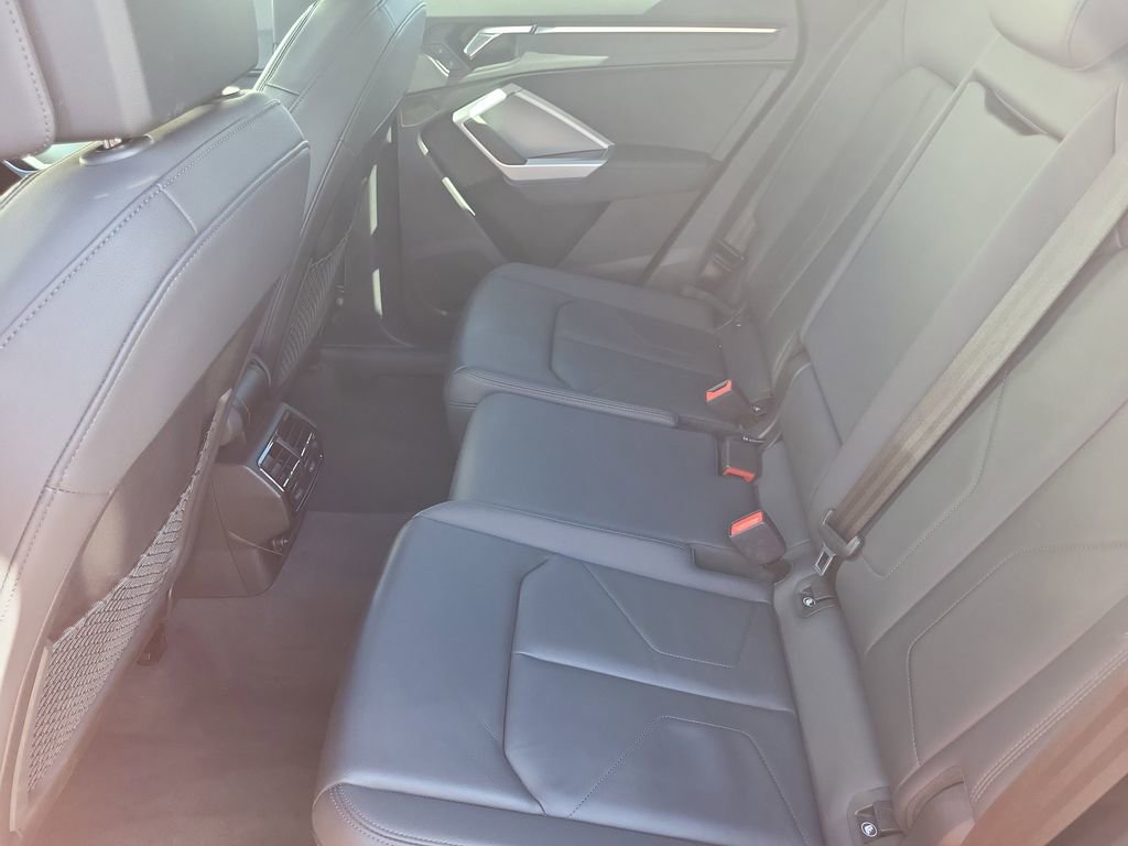 Used 2024 Audi Q3 2.0T Premium image 29