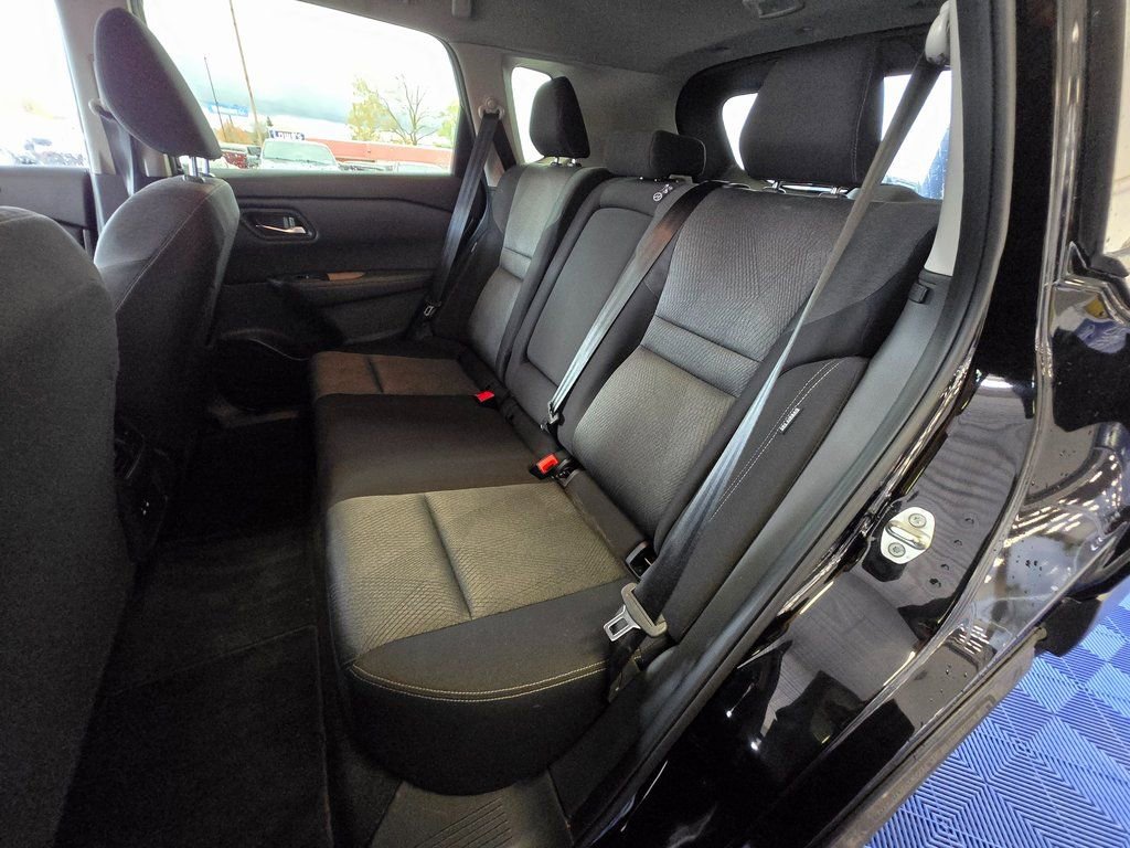 Used 2025 Nissan Rogue SV image 22