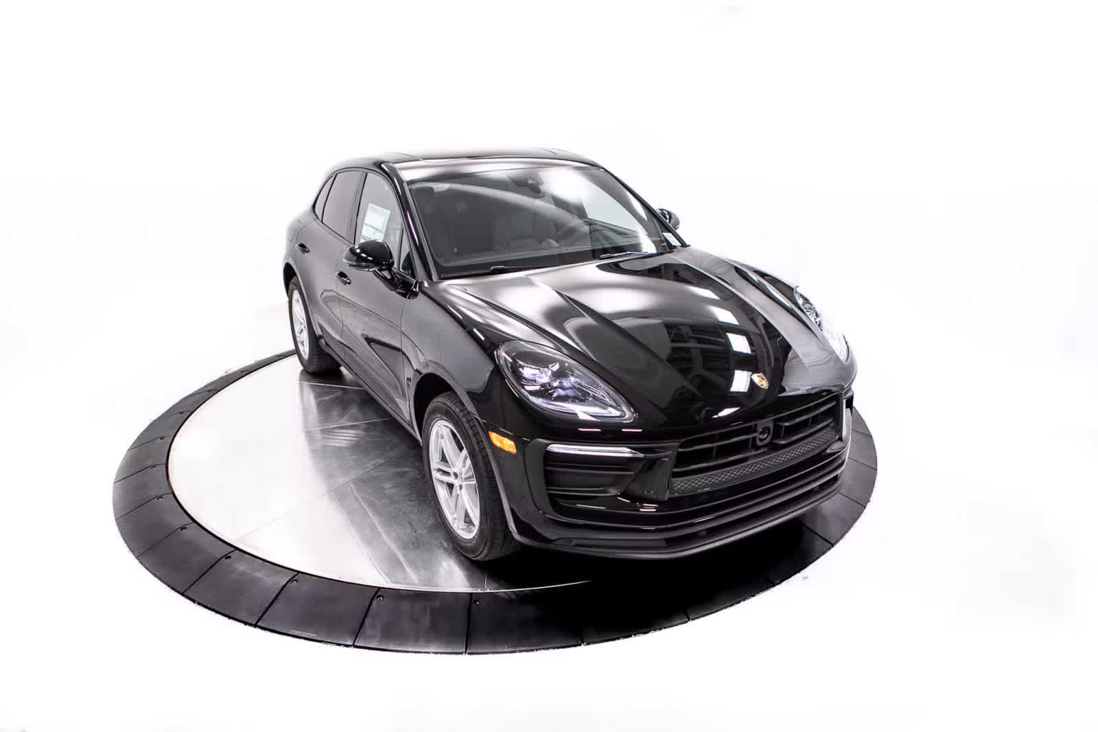 Used 2026 Porsche Macan AWD/4WD image 27