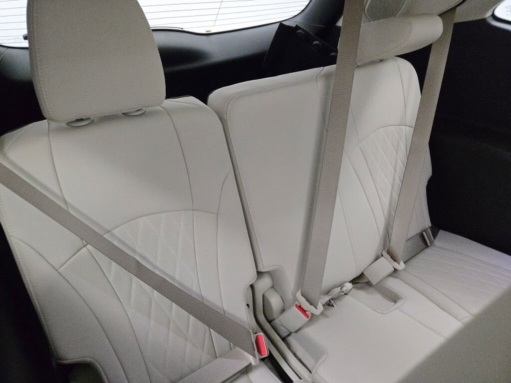 Used 2022 Buick Enclave Avenir w/ Avenir Technology Package image 13