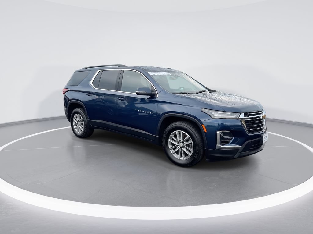 Used 2023 Chevrolet Traverse LT AWD/4WD image 2