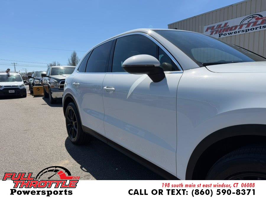 Used 2021 Porsche Cayenne AWD/4WD image 2
