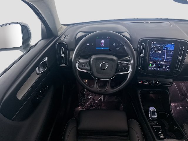 Used 2026 Volvo XC40 B5 Plus AWD/4WD image 16