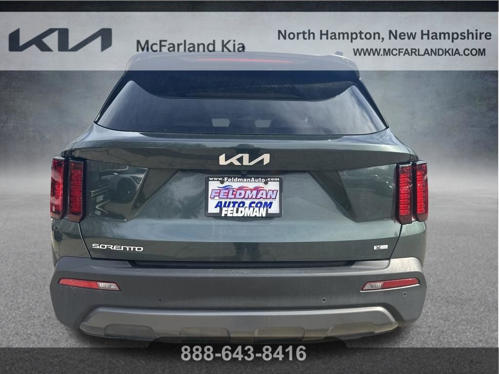 Used 2023 Kia Sorento S image 5