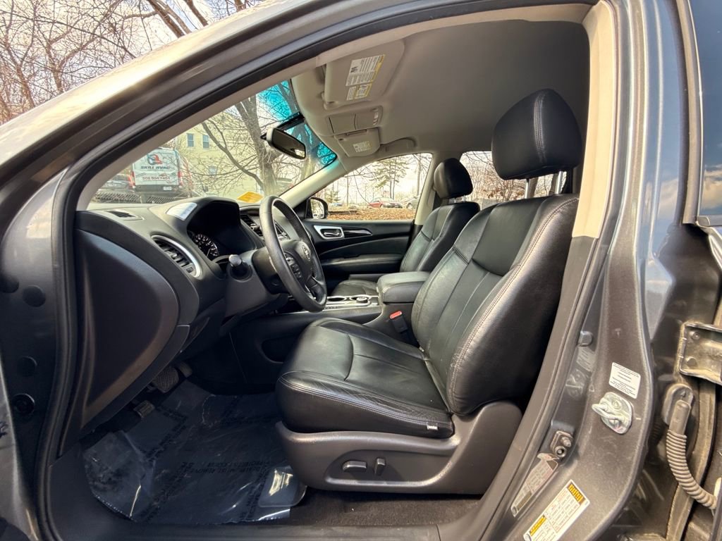 Used 2016 Nissan Pathfinder SV image 23