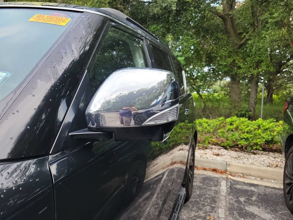 Used 2019 Nissan Armada Platinum RWD image 5