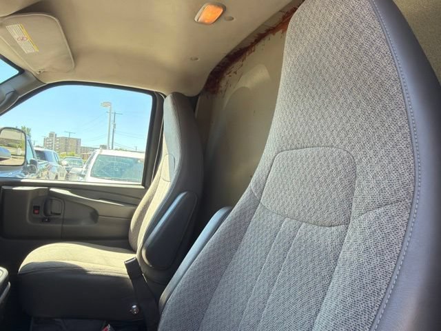 Used 2015 GMC Savana 3500 RWD image 14