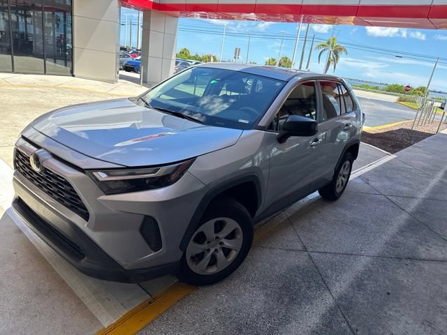 Used 2023 Toyota RAV4 LE FWD image 2