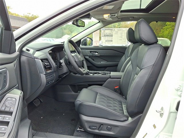 New 2026 Nissan Rogue Platinum image 6