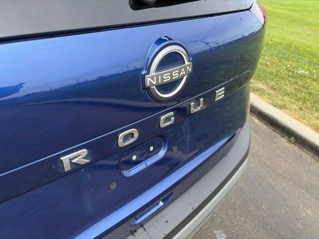 Used 2023 Nissan Rogue S FWD image 44