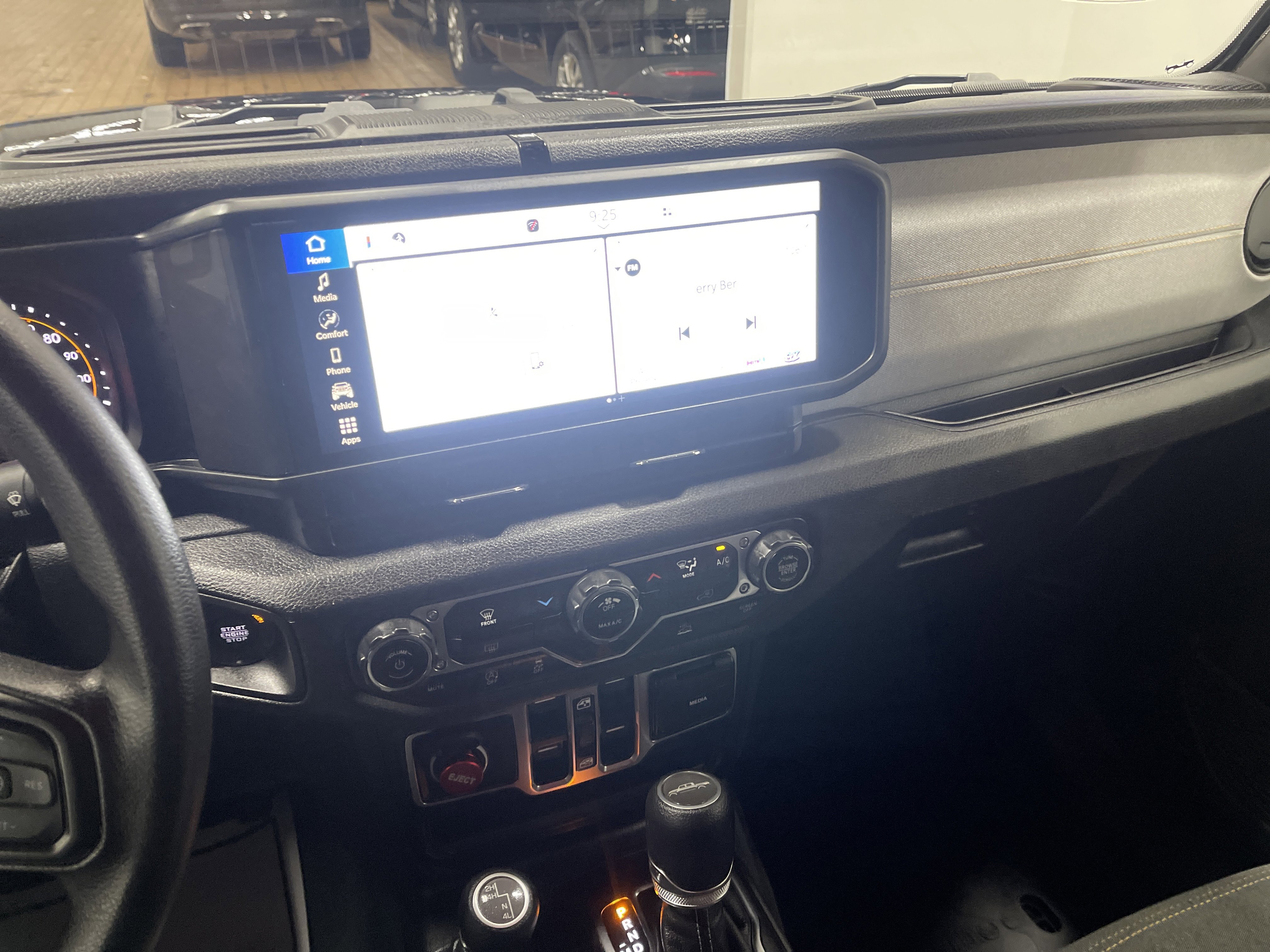 Used 2024 Jeep Gladiator Sport image 29