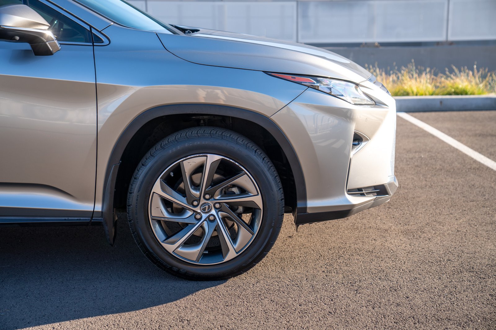 Used 2019 Lexus RX 350L Luxury w/ Accessory Package AWD/4WD image 9