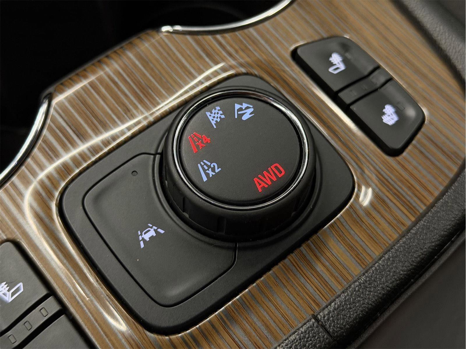 Certified 2023 GMC Acadia SLE w/ Driver Convenience Package image 35