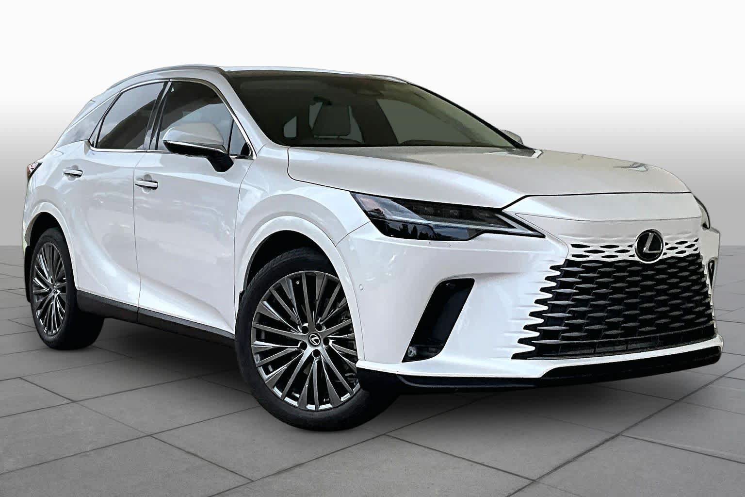 Used 2024 Lexus RX 350 FWD w/ Convenience Package image 3