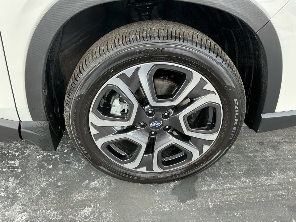 Certified 2025 Subaru Ascent Limited image 30