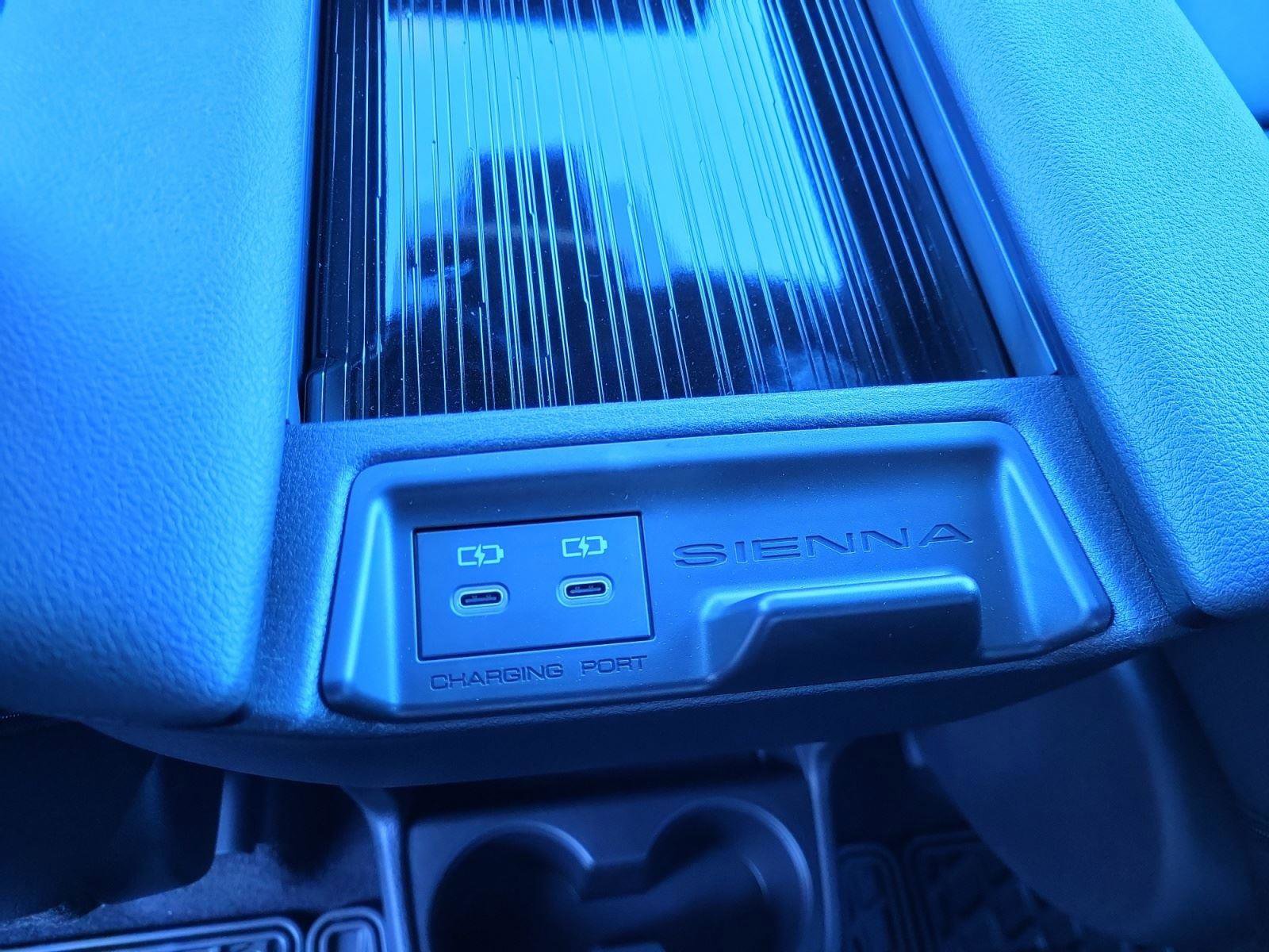Used 2025 Toyota Sienna XSE image 22