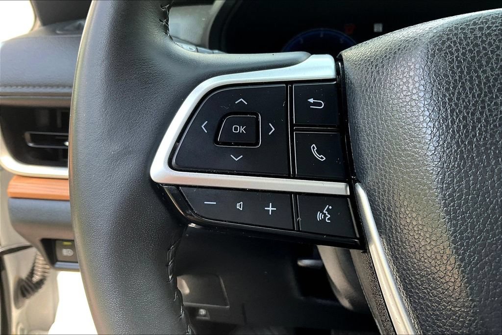 Used 2024 Toyota Grand Highlander AWD image 11