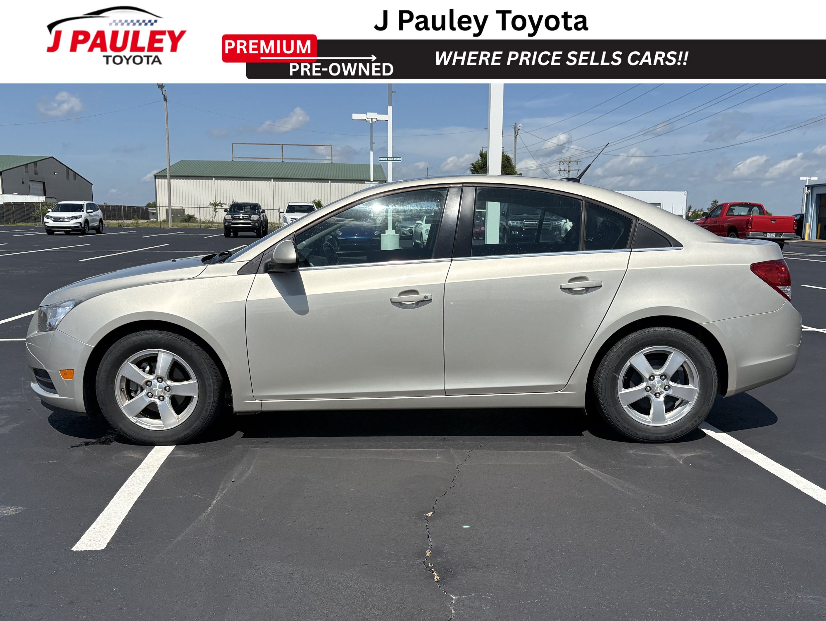 Used 2014 Chevrolet Cruze LT w/ Enhanced Safety Package FWD image 2