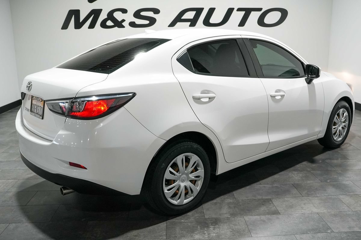 Used 2019 Toyota Yaris L FWD image 4