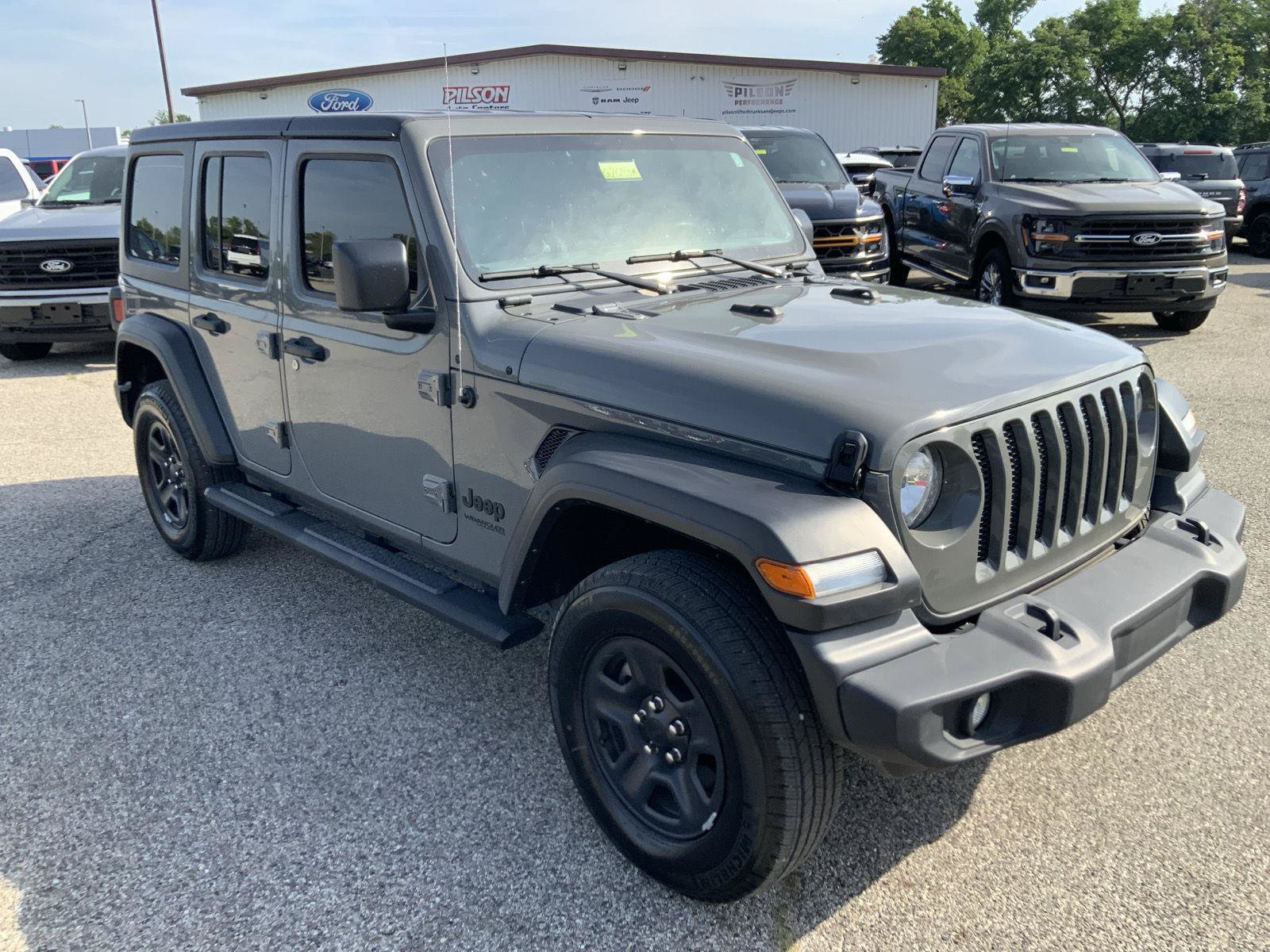 Used 2022 Jeep Wrangler Unlimited Sport AWD/4WD image 2