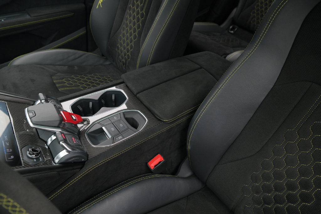 Used 2024 Lamborghini Urus Performante AWD/4WD image 16