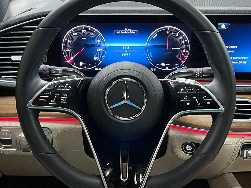 Used 2024 Mercedes-Benz GLE 450e 4MATIC image 29