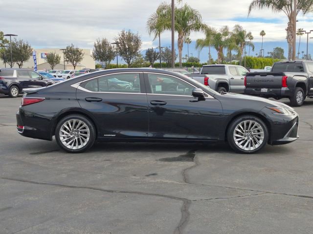 Used 2022 Lexus ES 300h w/ Luxury Package image 4