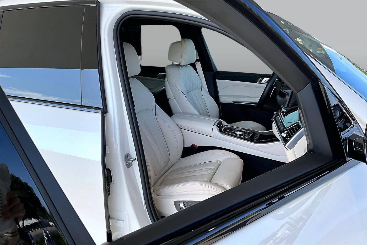 Used 2026 BMW X5 xDrive40i w/ Executive Package AWD/4WD image 8